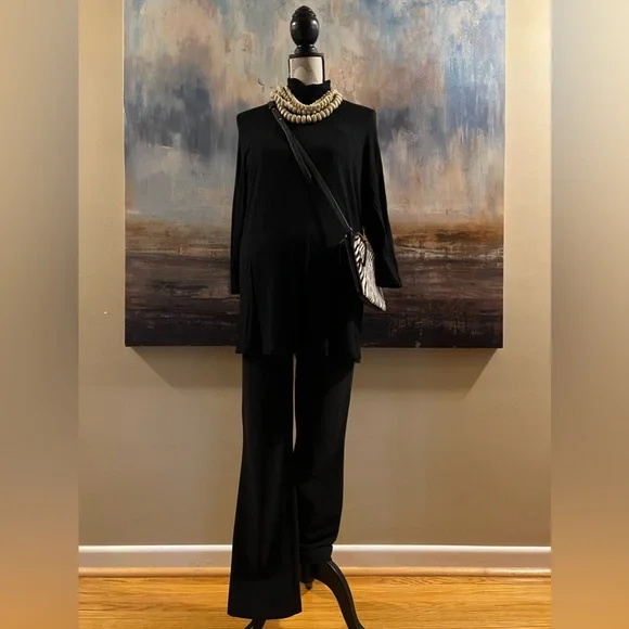 Thyme Maternity jersey knit mock neck top - Picture 2 of 13